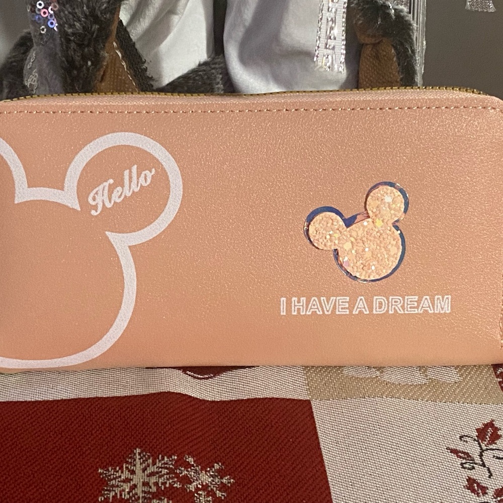 Pink Minnie Mouse wallet. - Picture 2 of 5